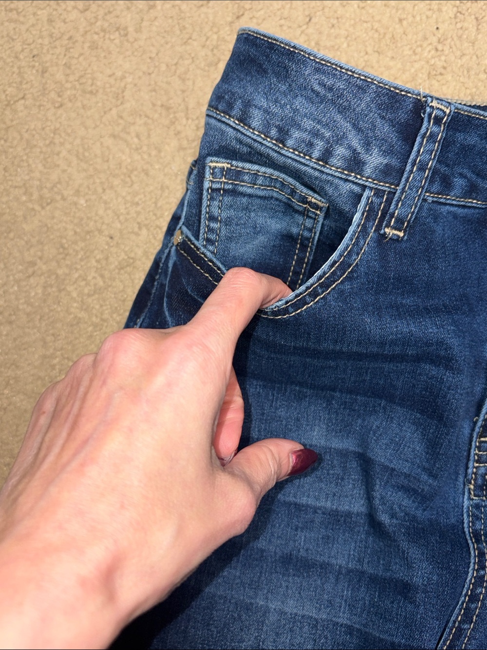 Women's Skinny Jeans in Dark Blue Wash - Sleek Slim Style - Picture 3 of 13